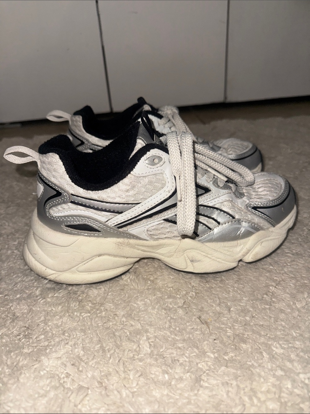 Women’s sneakers